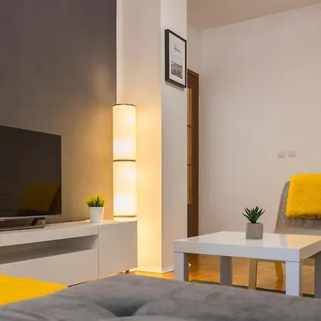 Apartamento Laveruda With Balcony And Free Parking