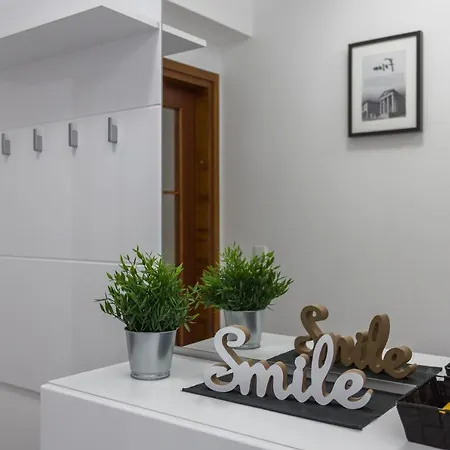 Laveruda With Balcony And Free Parking Apartamento Pula