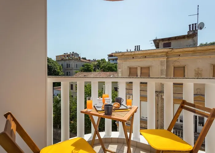 Laveruda With Balcony And Free Parking Lejlighed *