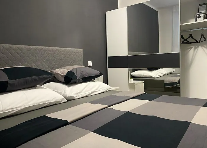 Laveruda With Balcony And Free Parking *