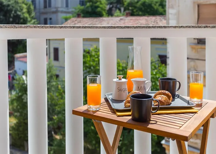 Apartman Laveruda With Balcony And Free Parking *