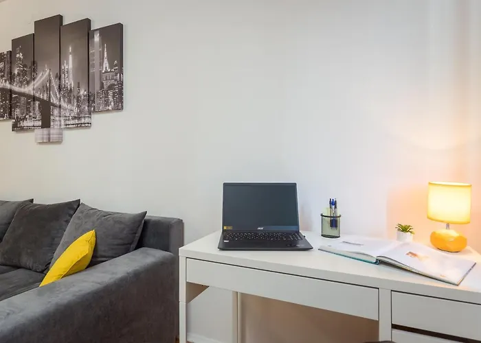 Laveruda With Balcony And Free Parking Pula