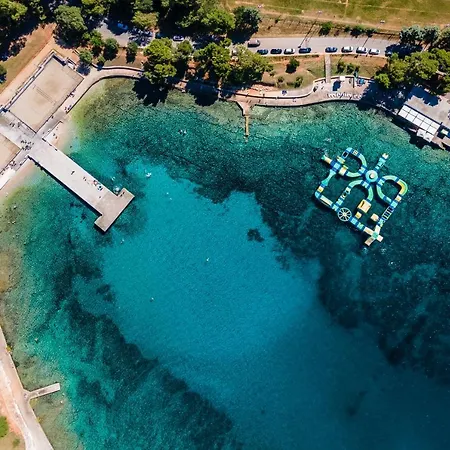 Laveruda With Balcony And Free Parking Apartmán Pula