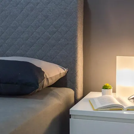 Apartmán Laveruda With Balcony And Free Parking