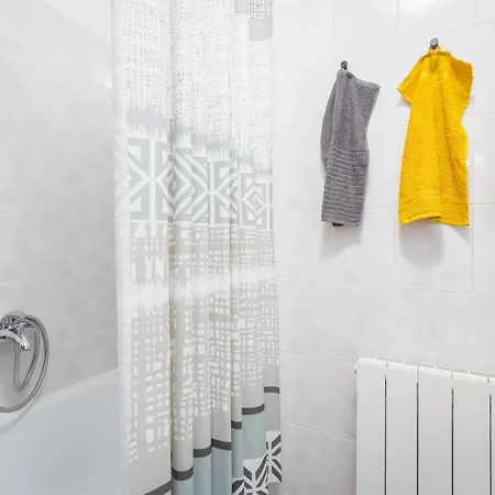 Laveruda With Balcony And Free Parking * Pula